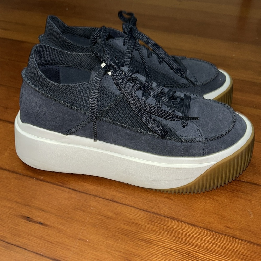 Ugg blue platform sneakers super comfy